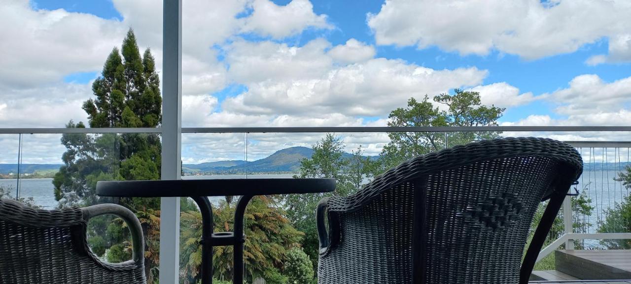 Addictive View - Lakeside Studio Rotorua Exteriör bild